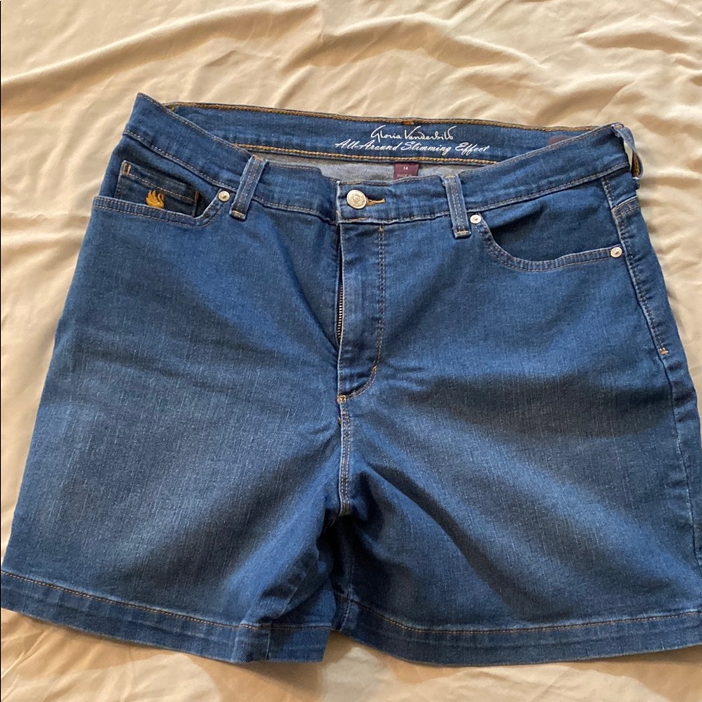 Gloria Vanderbilt Classic Blue Jean Shorts